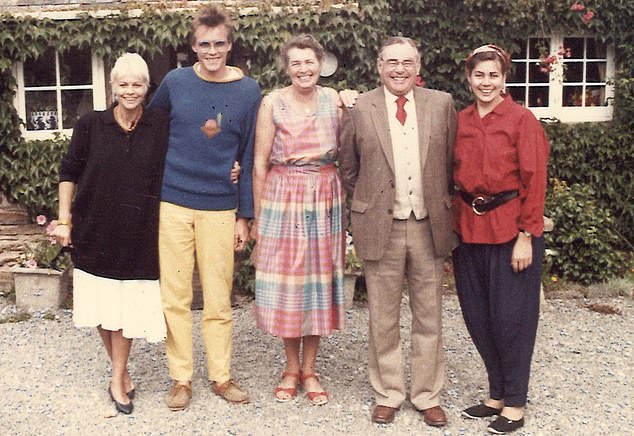 Familie: Sally (ganz links) mit ihren Eltern Jim und Margaret und den Geschwistern Mark und Faith
