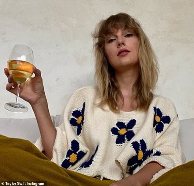 Taylor verzichtete auch auf Alkohol und sagte: „Wenn ich diese Show mit einem Kater mache … ich möchte diese Welt nicht kennenlernen.“