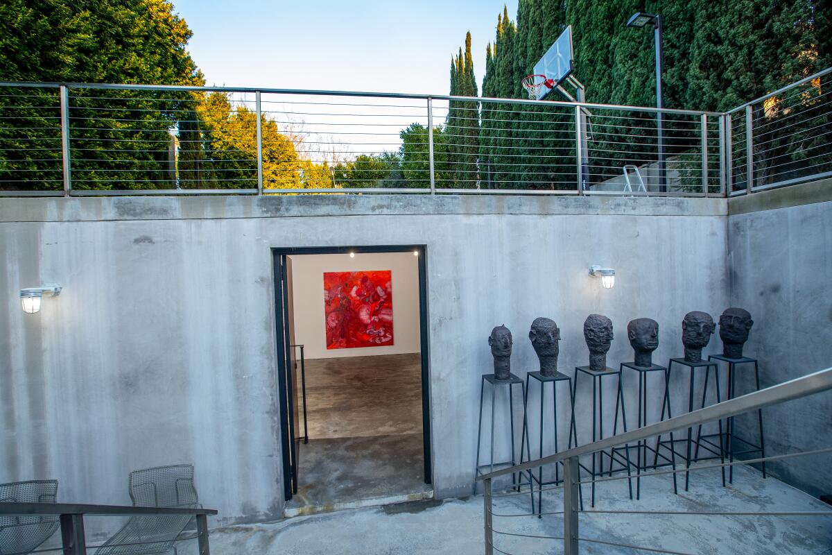 Der Eingang zur Kunstgalerie "Der Bunker," befindet sich auf dem Gelände von Danny Firsts Haus in Los Angeles.