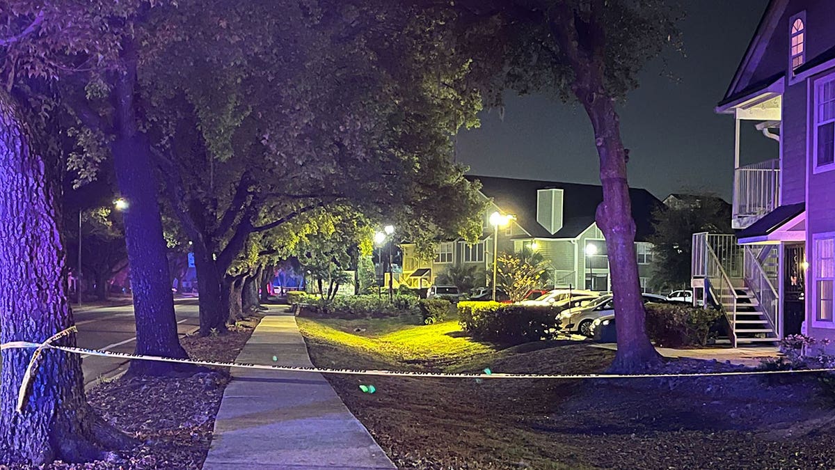 Weitwinkelaufnahme einer Schießerei in Orlando