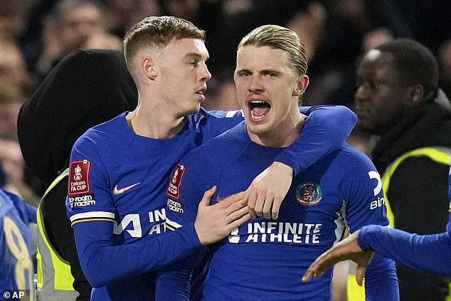 Conor Gallagher (rechts) bewies den Unterschied beim nervösen FA-Cup-Sieg von Chelsea gegen Leeds