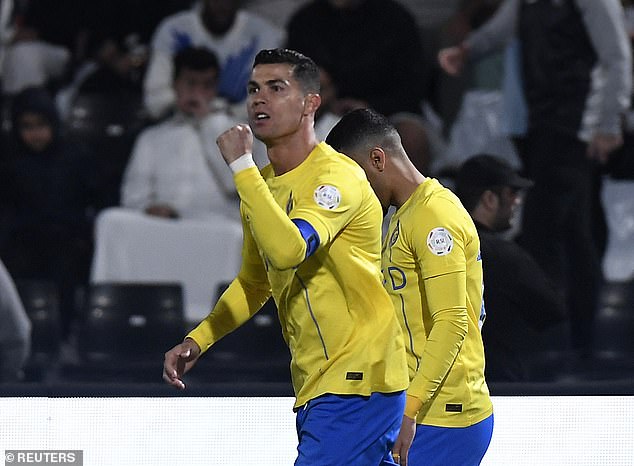Cristiano Ronaldo schien nach dem Sieg von Al-Nassr über Al-Shabab eine obszöne Geste zu machen