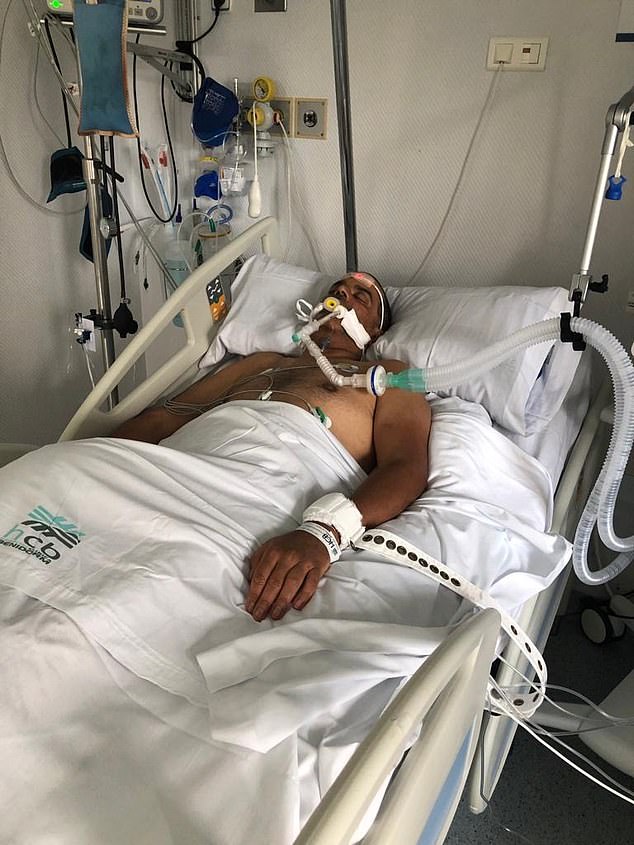 Patanjali Chary liegt in Benidorm, Spanien, im künstlichen Koma, während Ärzte herauszufinden versuchten, was mit ihm los war
