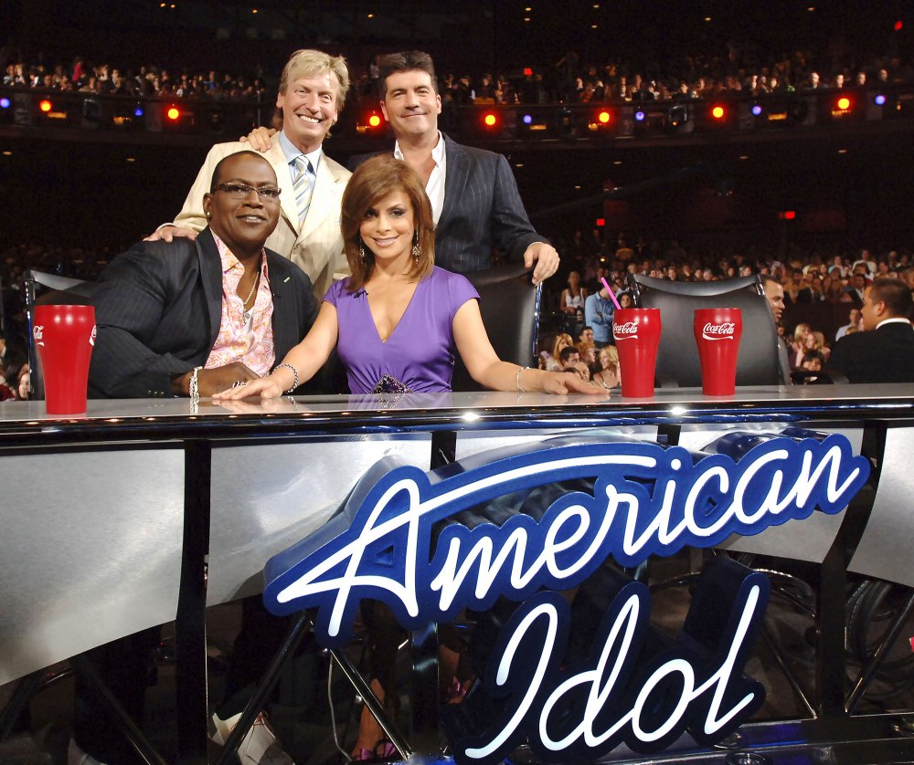 American Idol Nigel Lythgoe mit dritter Klage wegen sexueller Übergriffe getroffen American Idol Simon Cowell Randy Jackson und Paula Abdul