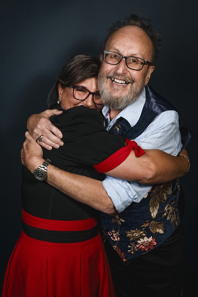 Dave mit seiner Frau Liliana Orzac, die er während der Dreharbeiten zur Serie in Rumänien kennengelernt hat.  Sie heirateten im Jahr 2011