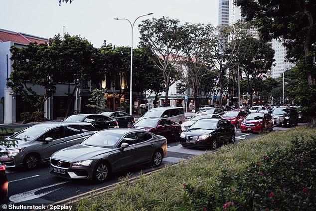 Die Kosten für Autos in Singapur sind aufgrund der Steuern und Einfuhrzölle auf Fahrzeuge unglaublich hoch