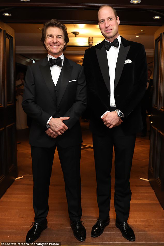 Tom Cruises gemütlicher Auftritt mit Prinz William bei der London Air Ambulance-Gala am Mittwoch ist nicht seine erste königliche Verbindung