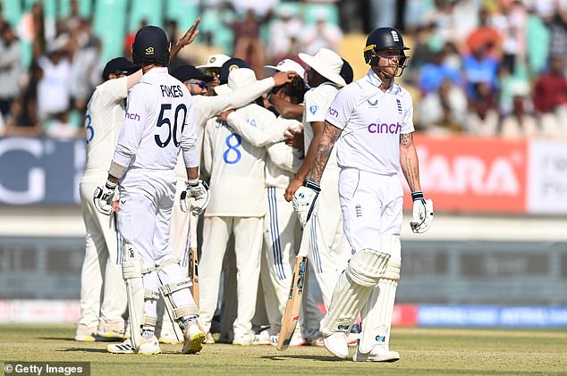 England brach erneut mit dem Schläger zusammen, als es den dritten Test gegen Indien mit 434 Runs verlor