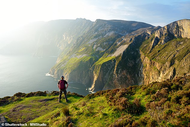 Auf einer Tour über Irlands Wild Atlantic Way macht Max Davidson Halt in Slieve League in Donegal (im Bild), wo es einige der höchsten Meeresklippen Europas gibt