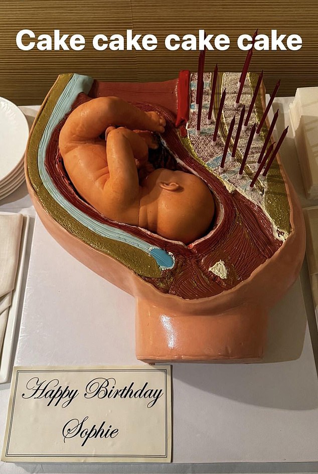 Damien Hirsts Kuchen, den er für seine junge Freundin Sophie Cannell gebacken hat