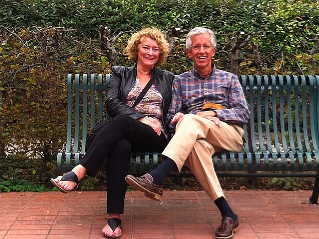 Geri [left] und Jim Taylor [right] sprach mit DailyMail.com über Geris Alzheimer-Reise und den Nutzen, den ein inzwischen eingestelltes Medikament für sie hatte