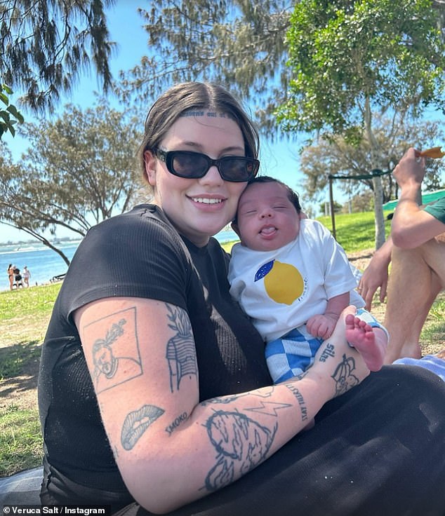 Die Gold Coast-Influencerin und TikTok-Star Veruca Salt, 25, hat bekannt gegeben, dass ihr neugeborener Sohn Cash einen Monat nach der Geburt auf tragische Weise gestorben ist