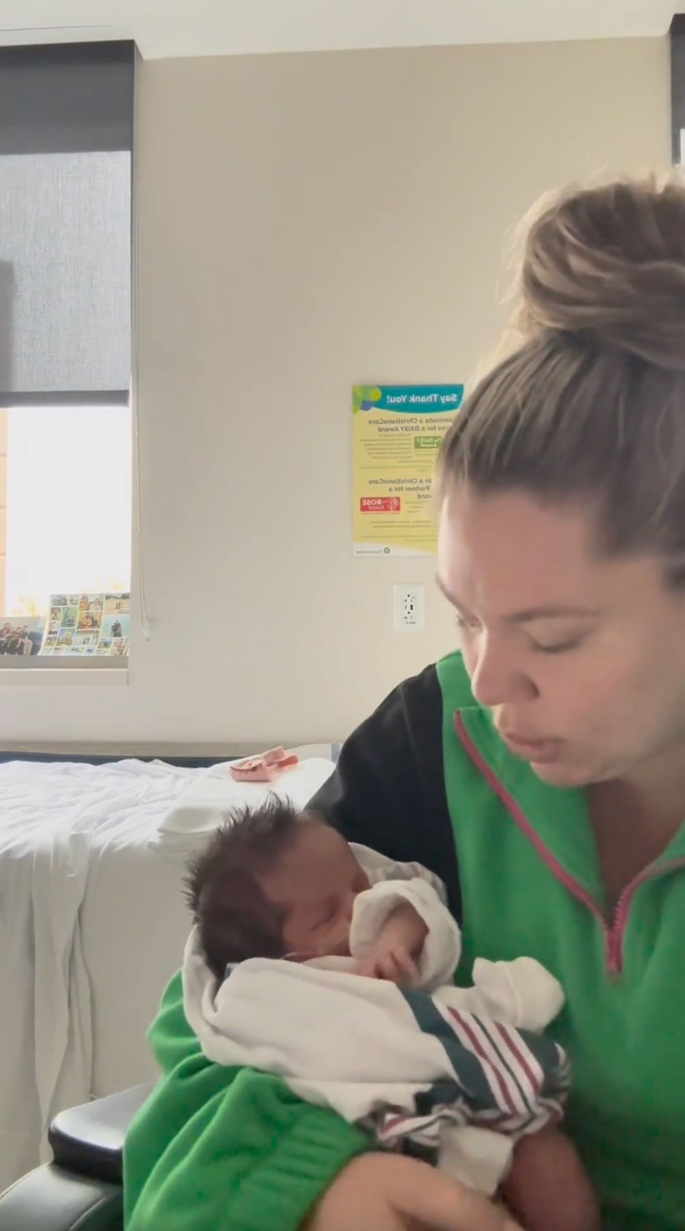 Teen Mom 2 Alaun Kailyn Lowry erinnert sich mit Rückblicksaufnahmen an den Besuch von Zwillingsbabys auf der Neugeborenen-Intensivstation
