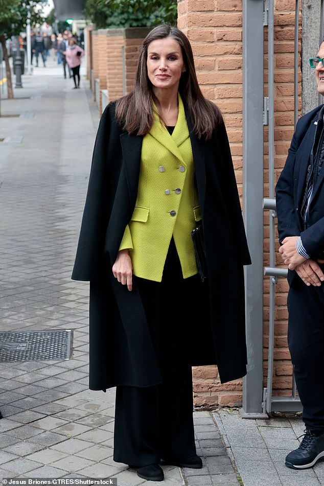 Königin Letizia von Spanien stellte ihr Modetalent bei einem Besuch bei FEDER in Madrid unter Beweis