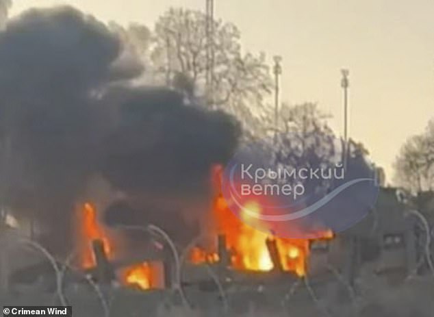 Mutmaßlicher Sturmschatten-Raketenangriff auf Militärstützpunkt Belbek auf der annektierten Krim