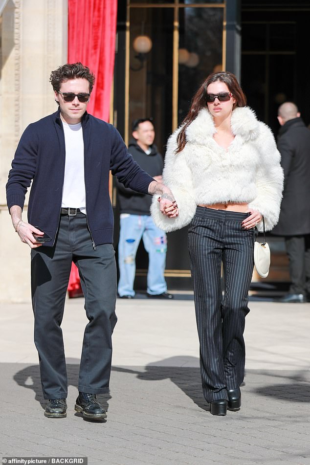 Nicola Peltz stellte ihr tadelloses Gespür für Stil unter Beweis, als sie am Mittwoch während der Paris Fashion Week zu einem Mittagessen mit Ehemann Brooklyn Beckham aufbrach