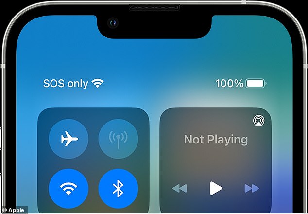 Wenn Ihr iPhone SOS anzeigt, können Sie keine normalen Anrufe tätigen, keine SMS senden oder keine Mobilfunkdaten nutzen.  Das SOS erscheint nur in der oberen rechten Ecke des Kontrollzentrums bei der neuesten iOS-Software und in der oberen linken Ecke in früheren Versionen.