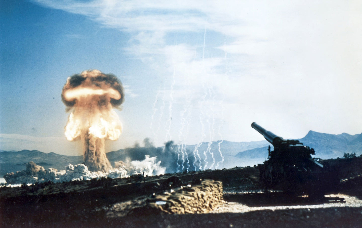 Ein Atomtest am 25. Mai 1953 auf dem Nevada Proving Grounds.