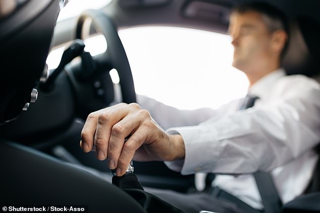 Eine neue Analyse zeigt, dass sich die Zahl der Personen, die ihre Führerscheinprüfung in einem Automatikauto absolvieren, innerhalb eines Jahrzehnts mehr als verdreifacht hat
