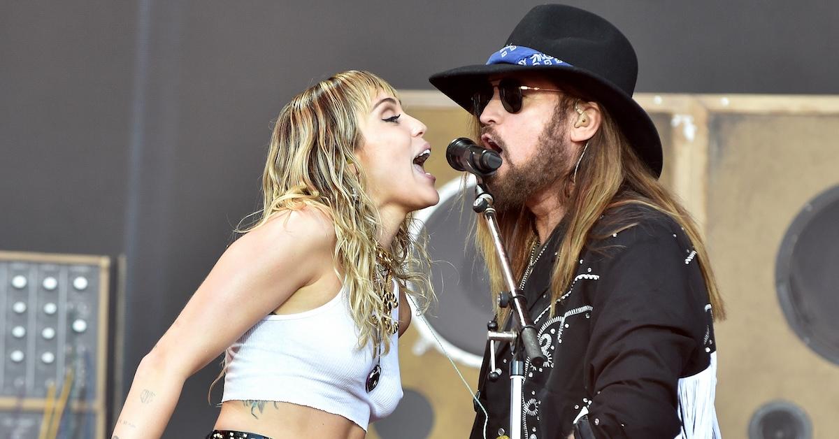 Miley und Billy Ray Cyrus singen 2019 gemeinsam in Glastonbury