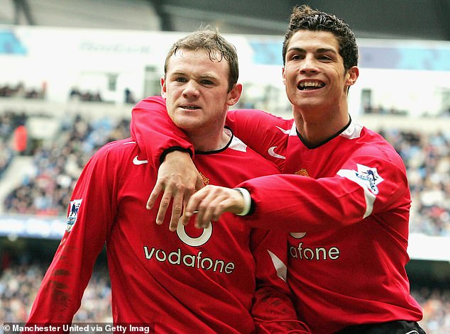 Wayne Rooney (links) hat offenbart, dass er bei Manchester United mehr „Vertrauen“ in die Defensivarbeit hatte als Cristiano Ronaldo (rechts).