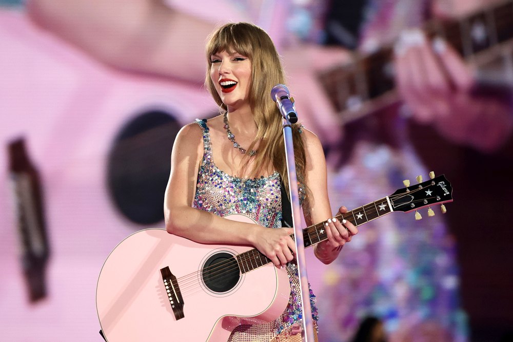 Taylor Swift liebt es, in jeder Akustikabteilung von „Eras“ über neue Dinge nachzudenken, die man tun kann