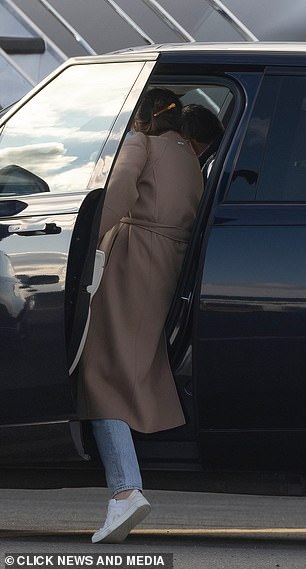 Prinzessin Eugenie wird gesehen, wie sie den Flughafen Oxford verlässt