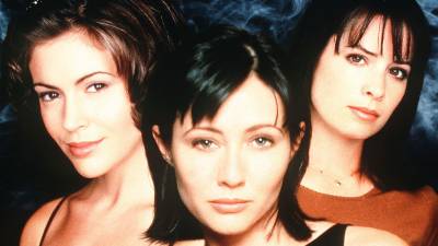 Alyssa Milano Shannen Doherty Holly Marie Combs auf der Charmed Charmed Drama Timeline
