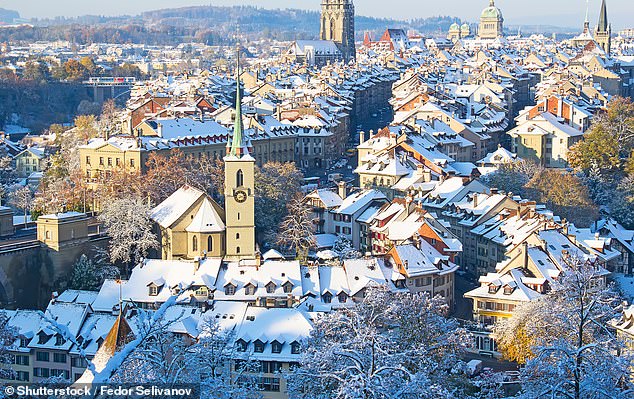 Fliegen Sie nach Genf und erkunden Sie die Schweiz mit der Bahn, mit Zwischenstopps in Lausanne, Freiburg, Bern (im Bild) und Neuchâtel
