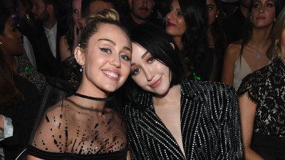 Die größten Höhen und Tiefen von Miley Cyrus und ihrer Schwester Noah Cyrus im Laufe der Jahre