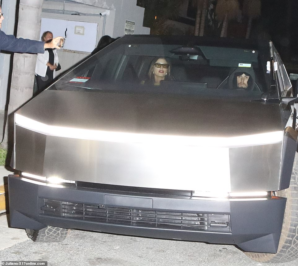 Hayley und Justin Bieber präsentierten letzte Woche in Hollywood ihren neuen Tesla Cybertruck