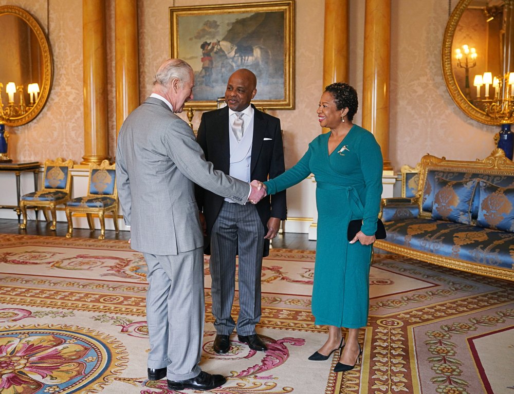 König Charles trifft den Hochkommissar von Jamaika, Alexander Williams