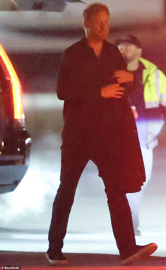 Prinz Harry (im Bild) fliegt mit einem Privatjet des texanischen Öl-Erben Michael Herd von Santa Barbara nach Las Vegas zu einem Auftritt von Katy Perry