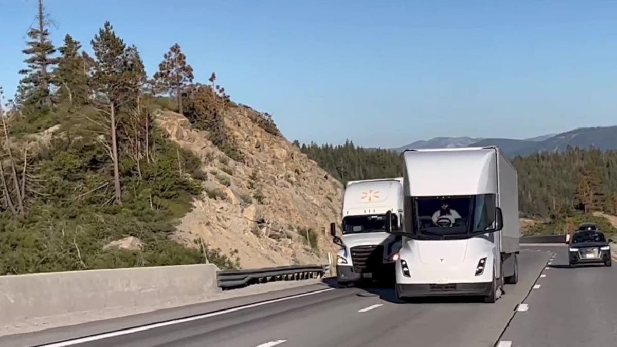 Tesla Semi unterwegs