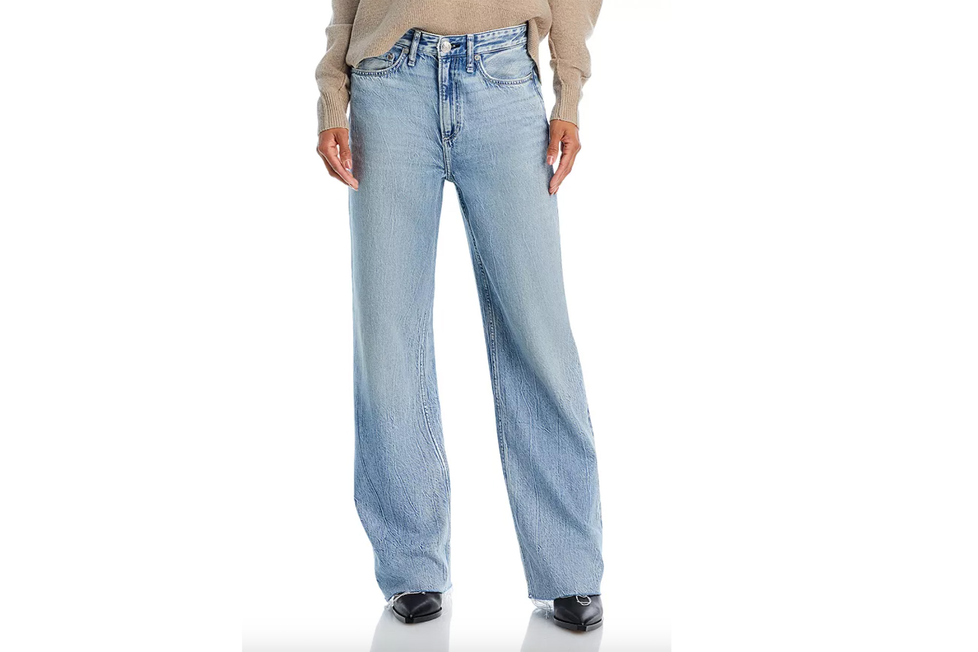 Ein Model in Jeans
