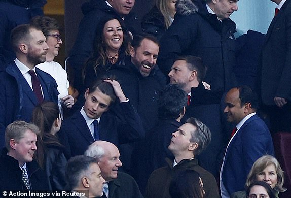 Soccer Football - Premier League - Arsenal v Brentford - Emirates Stadium, London, Britain - March 9, 2024  England manager Gareth Southgate and Arsenal managing director Vinai Venkatesham in the stands before the match Action Images via Reuters/John Sibley NO USE WITH UNAUTHORIZED AUDIO, VIDEO, DATA, FIXTURE LISTS, CLUB/LEAGUE LOGOS OR 'LIVE' SERVICES. ONLINE IN-MATCH USE LIMITED TO 45 IMAGES, NO VIDEO EMULATION. NO USE IN BETTING, GAMES OR SINGLE CLUB/LEAGUE/PLAYER PUBLICATIONS.