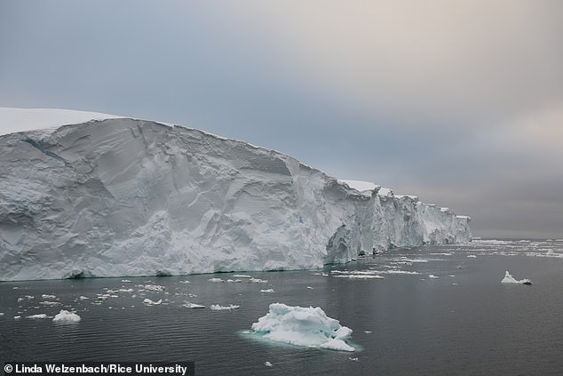 Der Thwaites-Gletscher am westlichen Rand der Antarktis könnte den Meeresspiegel um drei Meter ansteigen lassen, wenn er vollständig schmilzt