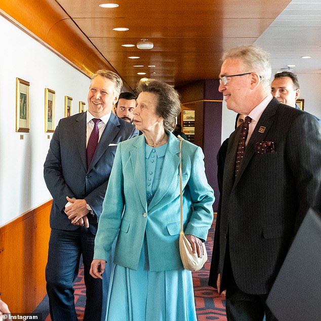 Die Princess Royal besuchte am 1. März 2024 das Queen Elizabeth 2 Hotel in Dubai