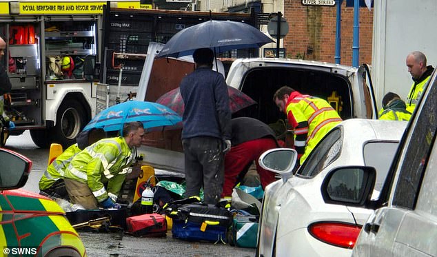 Rettungsdienste behandeln heute Morgen eine Person vor Ort in Windsor