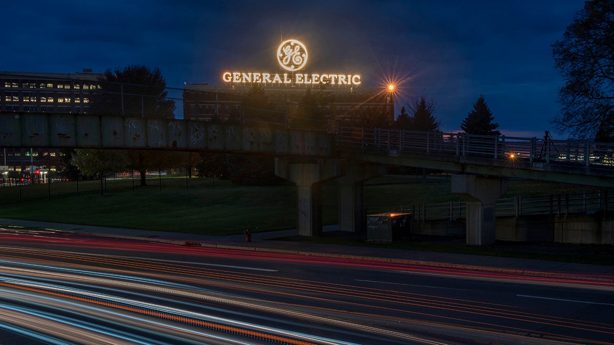 General Electric-Werk im Bundesstaat New York, von der Autobahn aus gesehen