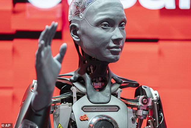Der Ameca-Roboter von Edisalat wurde letzten Monat während des Mobile World Congress 2024 in Barcelona, ​​Spanien, fotografiert