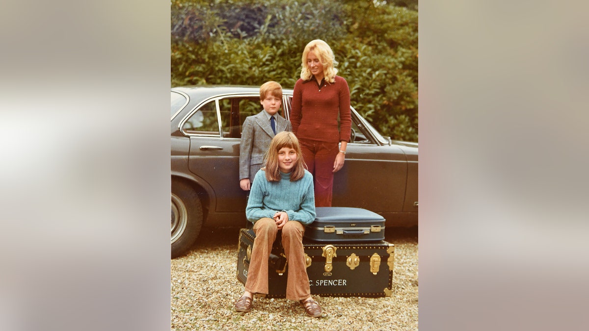 Charles Spencer mit seiner Mutter und Schwester Prinzessin Diana