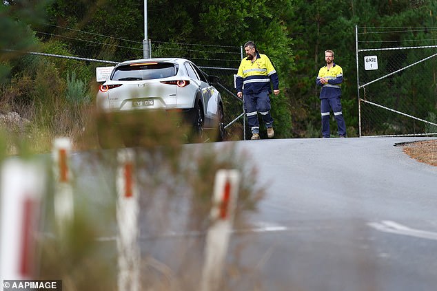 Die Leiche des 37-jährigen Bruthen-Mannes wurde über Nacht aus der Mine am Woolshed Gully Drive in Mount Clear geborgen, teilte die Polizei von Victoria am Donnerstag mit