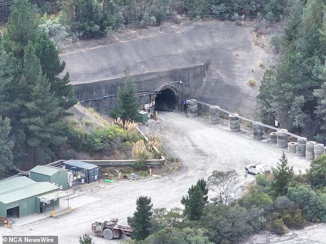 Eine Mine starb, während sich eine andere nach dem Mineneinsturz in einem kritischen Zustand befindet