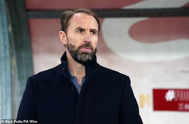 Der englische Trainer hat seinen 25-köpfigen Kader benannt, der gegen Brasilien und Belgien antreten wird
