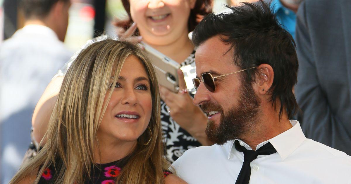 Jennifer Aniston und Justin Theroux nehmen an der Zeremonie zur Ehrung von Jason Bateman mit einem Stern auf dem Hollywood Walk Of Fame teil