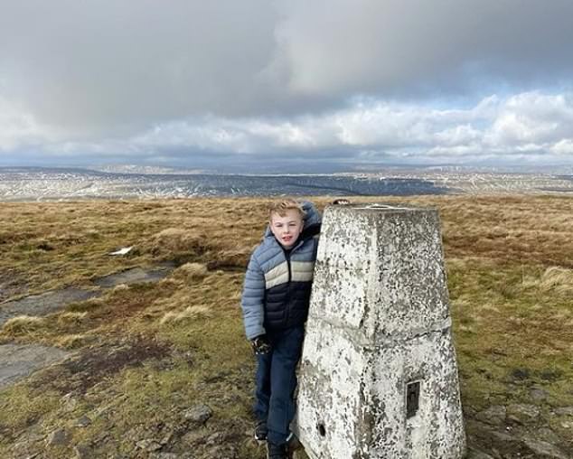 Claire sagt, dass sie „wirklich stolz“ auf ihren Sohn ist, der diese Herausforderung angenommen hat, zu der auch die Besteigung des Buckden Pike in den Yorkshire Dales gehörte (Bild).