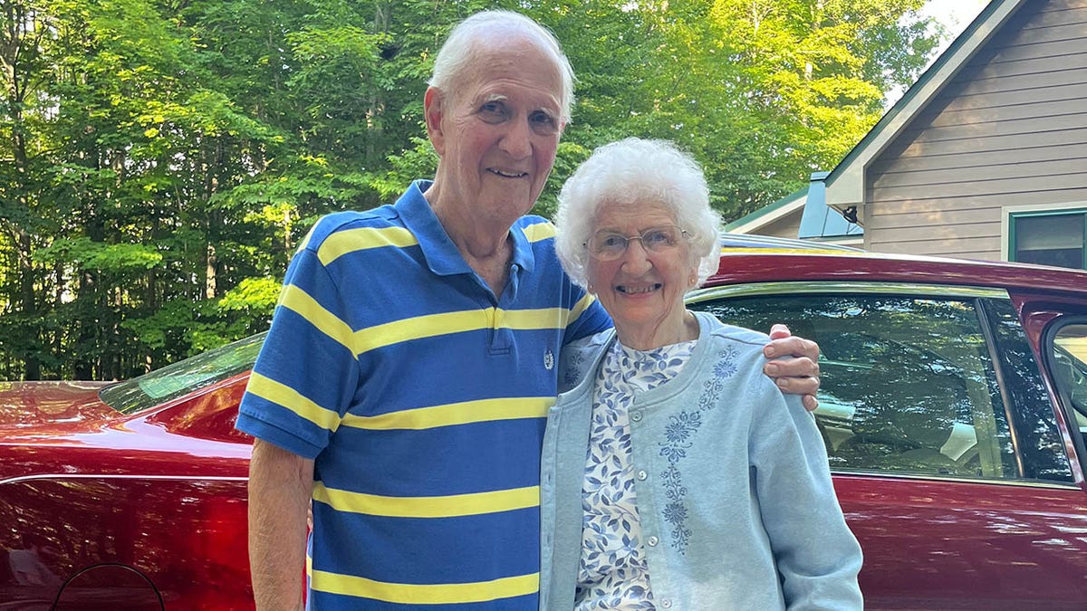Bill Hassinger und Joanne Blakkan besuchen sich jedes zweite Wochenende, dank Linda Blakkan