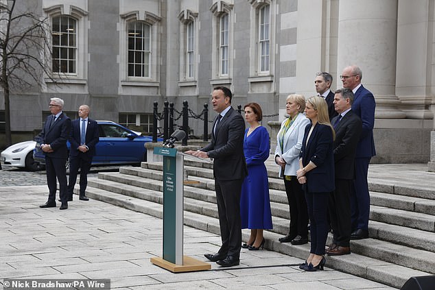 Taoiseach Leo Varadkar sprach vor den Medien in Regierungsgebäuden in Dublin und gab bekannt, dass er als Taoiseach und als Vorsitzender seiner Partei Fine Gael zurücktreten werde.  Bilddatum: Mittwoch, 20. März 2024