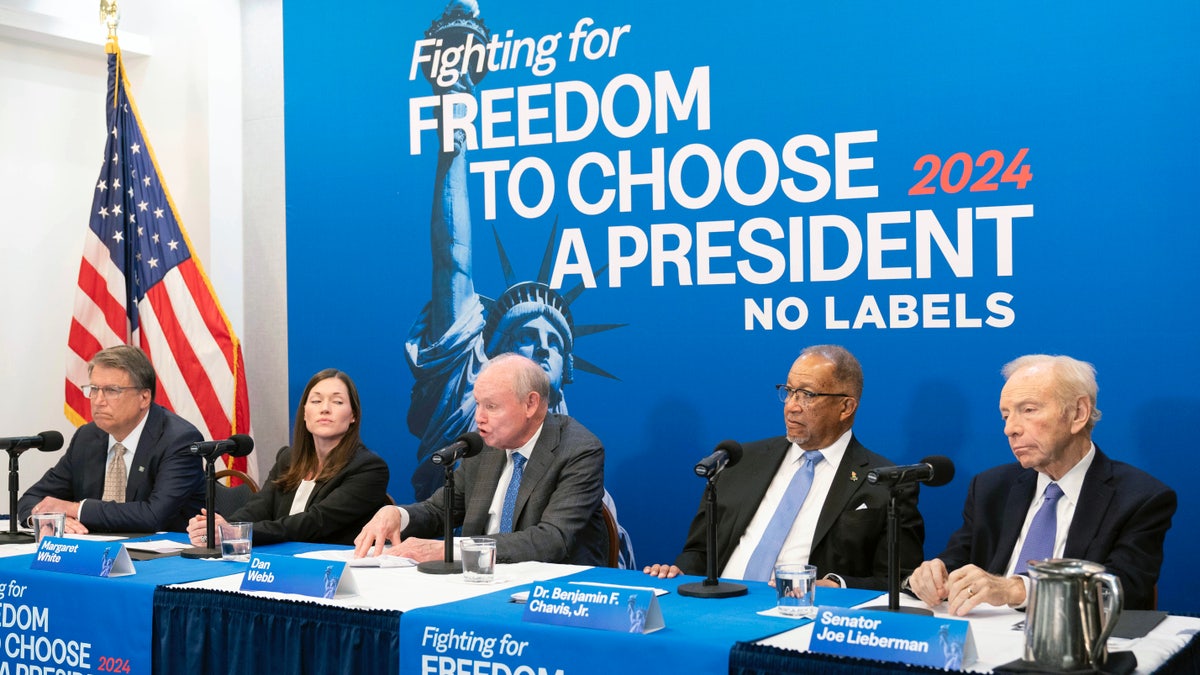 No Labels hält eine Pressekonferenz in DC ab
